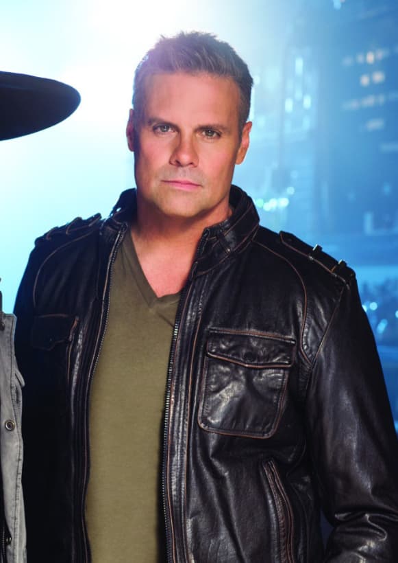 Inesperados y dramáticos accidentes sobre las nubes terminaron con la vida de estas celebridades. El cantante de música country Troy Gentry falleció en un trágico incidente de helicóptero el pasado viernes 8 de septiembre, a los 50 años.