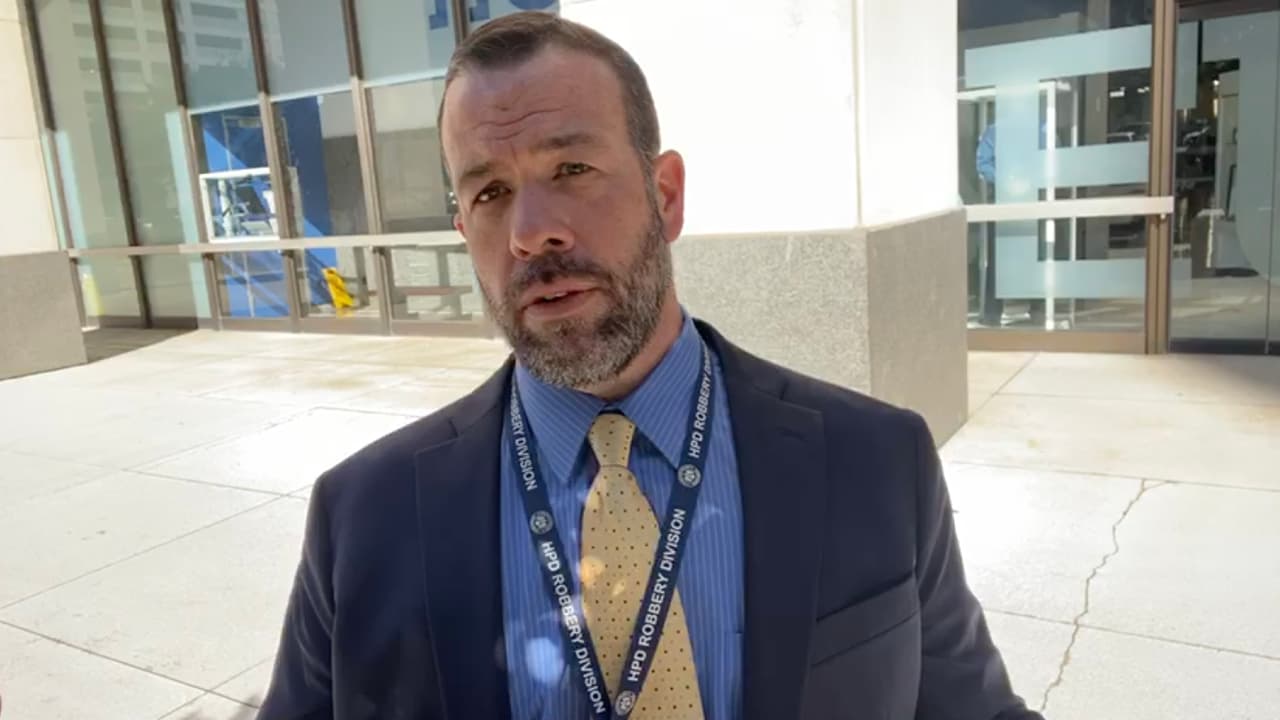 En menos de seis horas ocurrieron cinco robos que dejan a cuatro personas apuñaladas en Houston