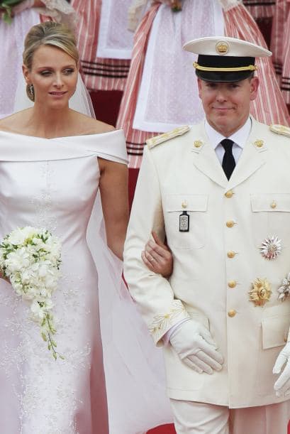 "El príncipe y la princesa de Mónaco están encantados de anunciar el embarazo de la princesa Charlene. El nacimiento está previsto para finales de año", indicó la pareja en un escueto comunicado difundido por el Palacio monegasco.