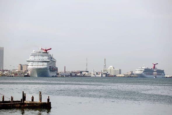 Continúan las labores de limpieza tras derrame de petróleo