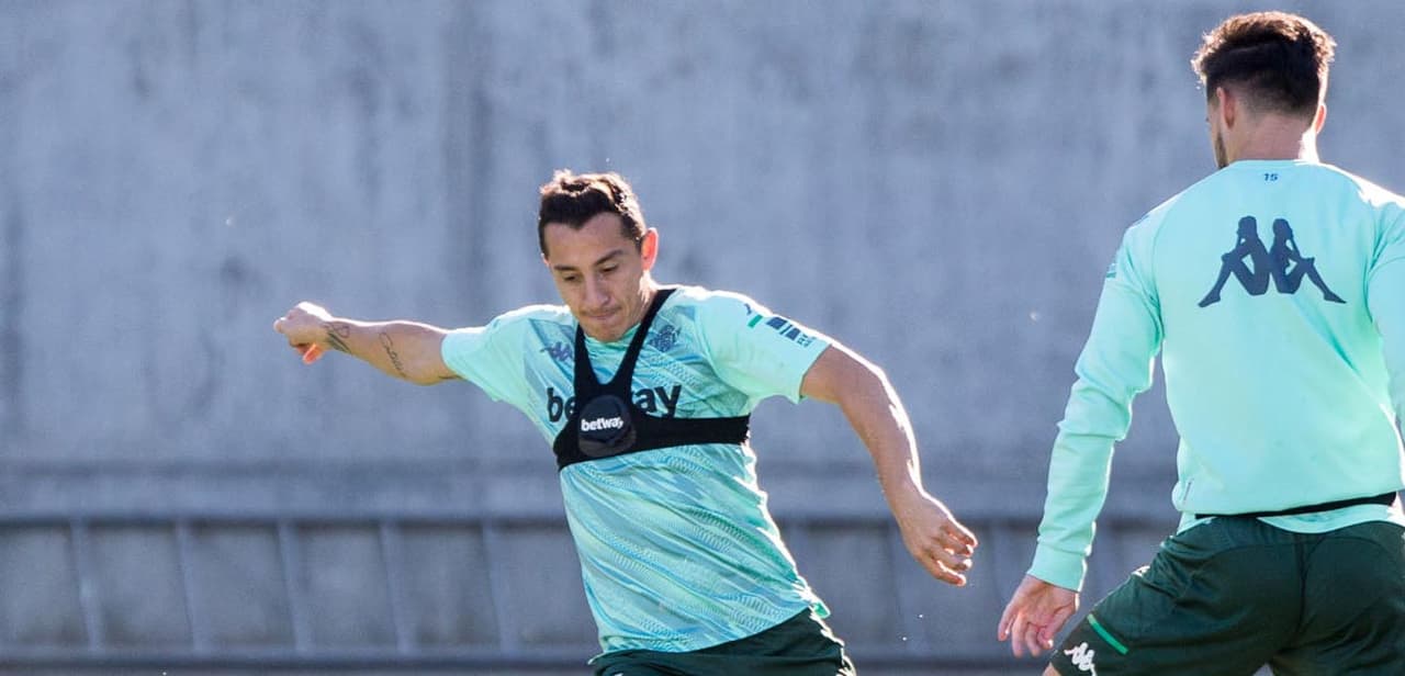 Andrés Guardado se reintegra a los entrenamientos de grupo con el Betis 