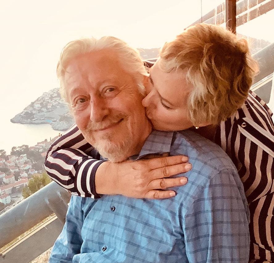 Relató que la primera semana de hospitalización fue 
<b>"muy angustiosa y pesada" </b>ya que su esposo fue quien resintió más los embates del covid-19. Gracias a la atención médica que recibieron, tanto él como ella pudieron salir adelante. 
<br>