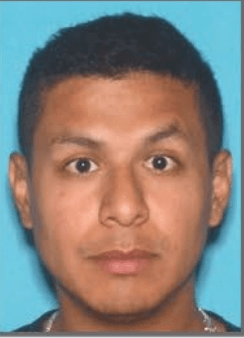 <h3 class="cms-H3-H3">Jonathan Valencia</h3>
<br>
<br>Este gerente de restaurante, de 36 años de edad, fue arrestado el pasado 4 de mayo en Wayne, Nueva Jersey al ser sospechoso de 
<b>poseer y distribuir material sobre abuso sexual infantil. </b>
<br>
<br>