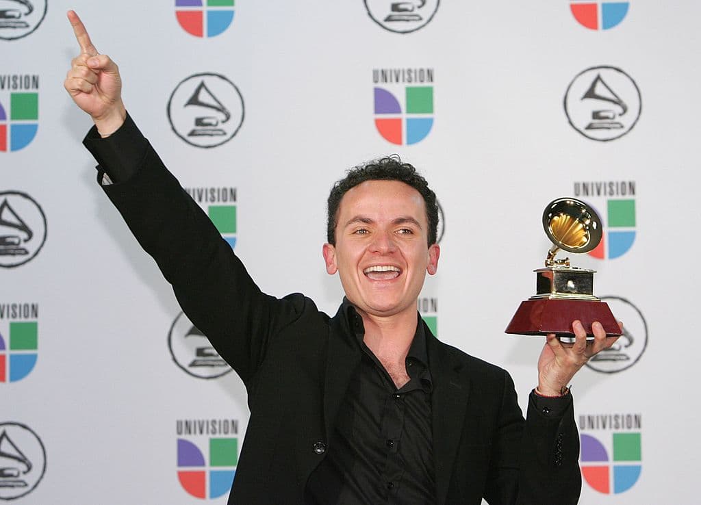Fonseca: celebra su primera nominación a un Grammy anglo en la categoría Mejor Álbum Tropical Latino.
