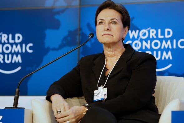 85.-PATRICIA WOERTZ: Una empresaria estadounidense que preside la empresa de Archer Daniels Midland desde 2007, un gigante agroindustrial.