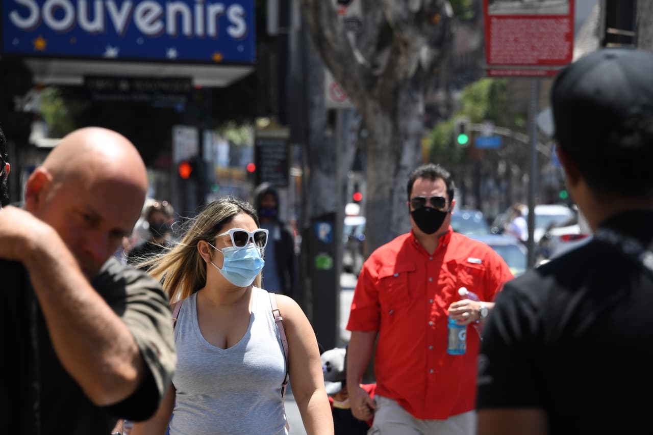 Suben los casos de coronavirus en Los Ángeles ¿De qué depende una nueva crisis de contagios en el verano?