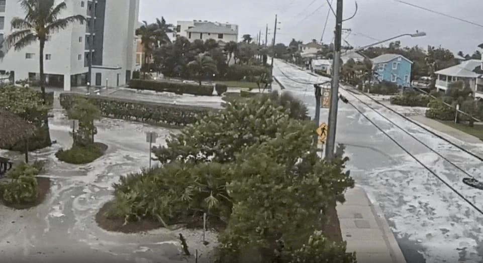 Cuidado con las estafas: nadie debe pedirte dinero para recibir los apoyos de FEMA o cobrar el seguro de tu casa