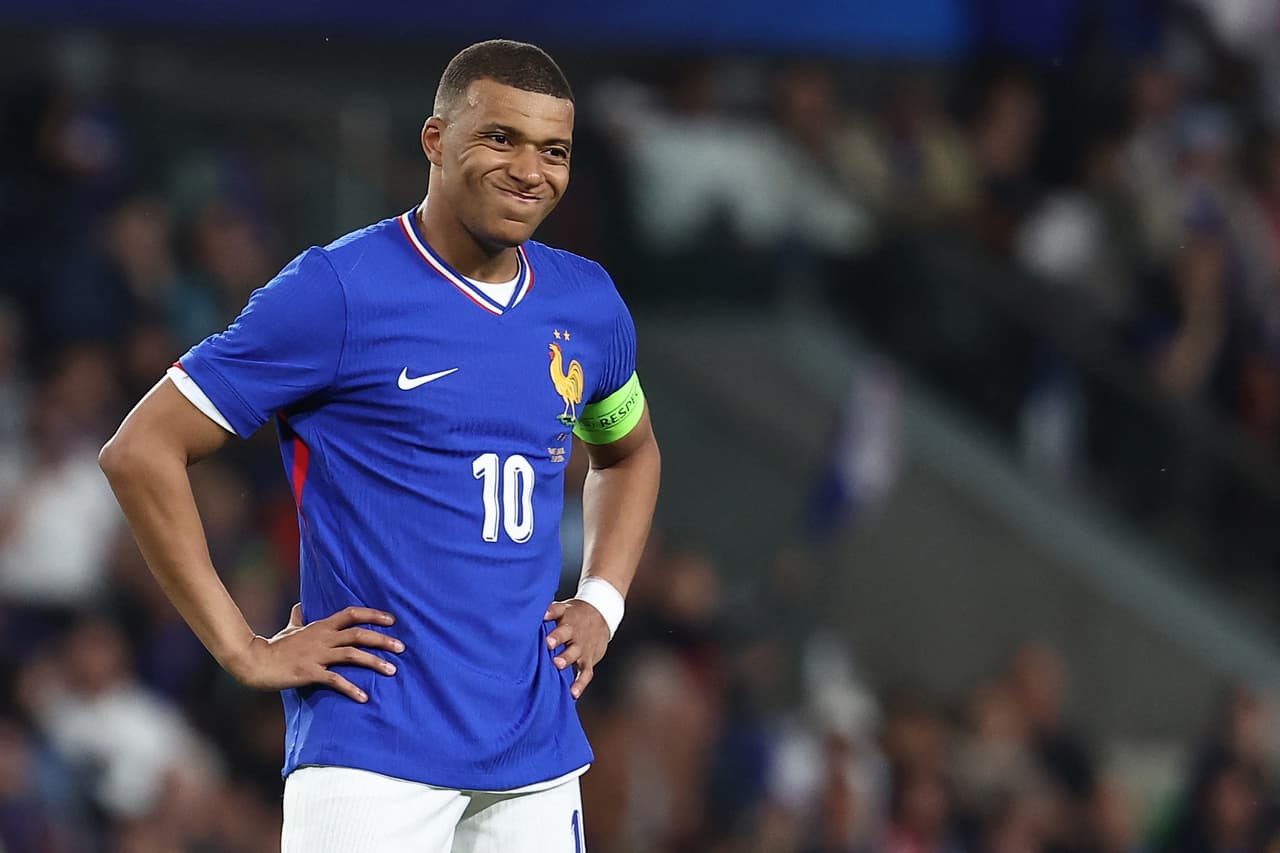 Mbappé se lesiona con Francia a unos días de iniciar la Euro 2024