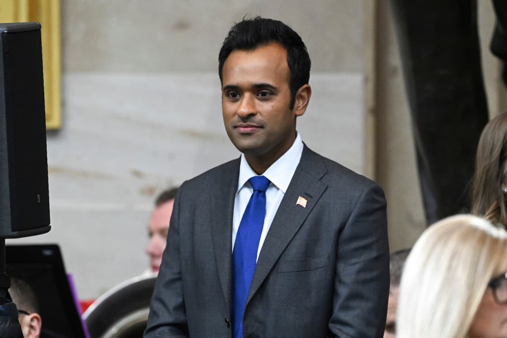 Vivek Ramaswamy llega a la 60ma investidura presidencial de Estados Unidos, el lunes 20 de enero de 2025, en la Rotonda del Capitolio en Washington. (Saul Loeb/Foto compartida vía AP)