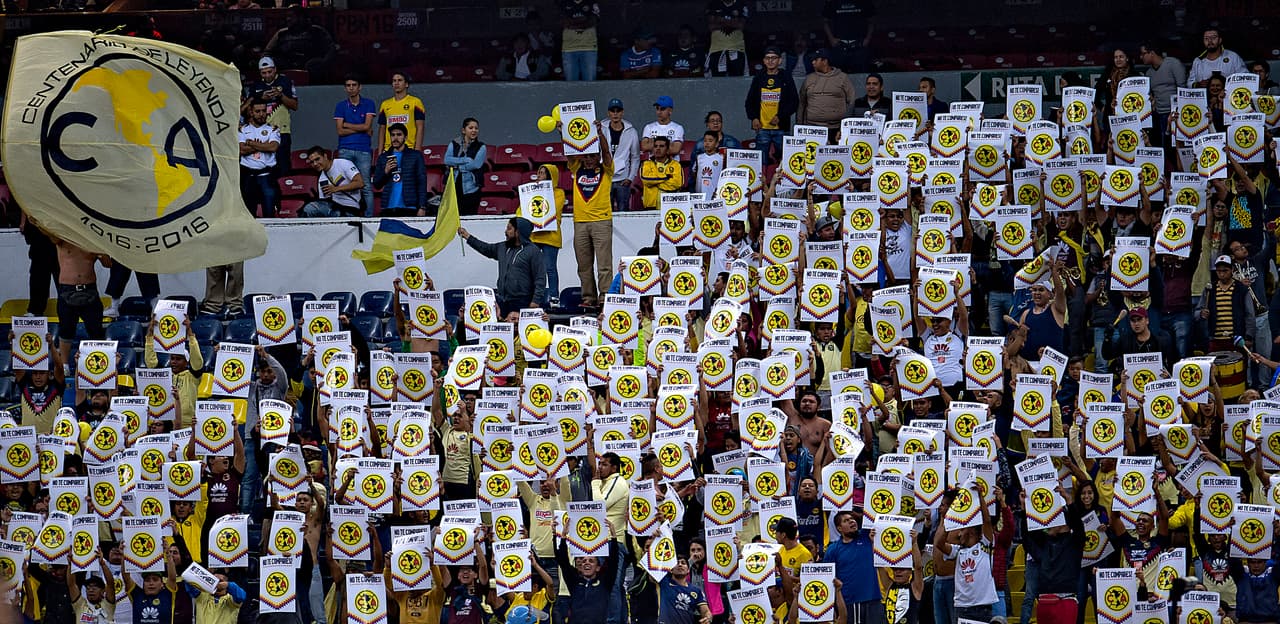 Los fanáticos presentes en el estadio Azteca están cada vez más entusiasmados con el proyecto presente del América, segundo en la clasificación del Apertura 2017.