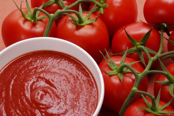 Al incluir tomates en una preparación, agrega una pizca de azúcar para equilibrar la acidez. O incluye algún ingrediente dulce, como la zanahoria.