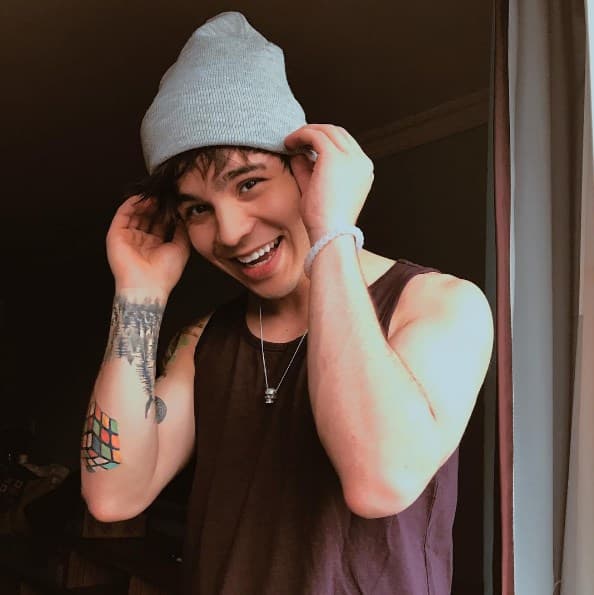 Su coquetería innata y carisma simplemente nos encanta.