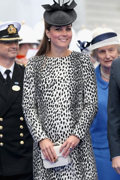 En ese momento, un portavoz del palacio explicó que debido a este padecimiento la duquesa no pudo acompañar al niño a su primer día de clases.