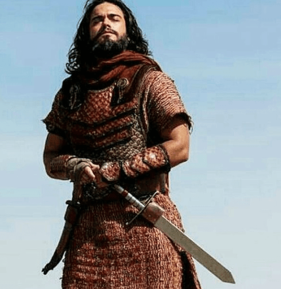 Muy pronto podrás disfrutarlo en
<b><a href="http://www.univision.com/series/la-tierra-prometida">‘La tierra prometida’</a></b>, donde continuará con la misión que Moisés le encomendó: guiar a su pueblo hasta la tierra que Dios les prometió.