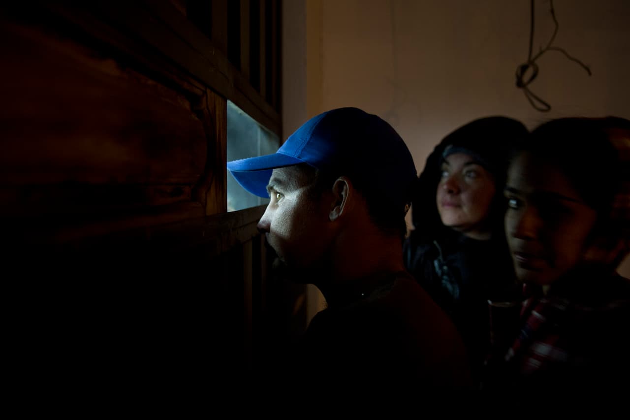 Los familiares de los deportados no tuvieron acceso a las audiencias de deportación. Todo se resolvió una madrugada y la prensa no tuvo acceso a la corte.