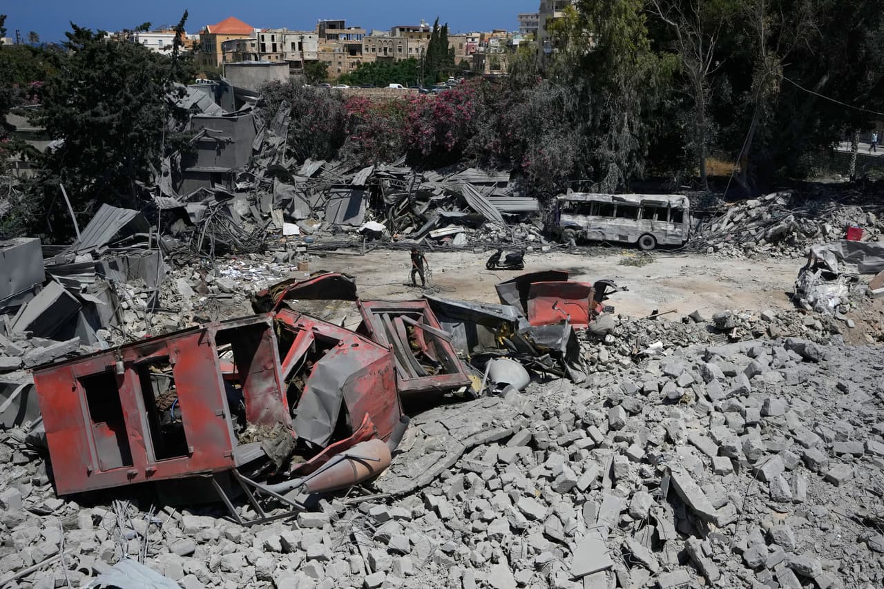 Últimas noticias, guerra en Irán: Ejército israelí ataca los suburbios de Beirut en vísperas del acuerdo entre EEUU e Irán