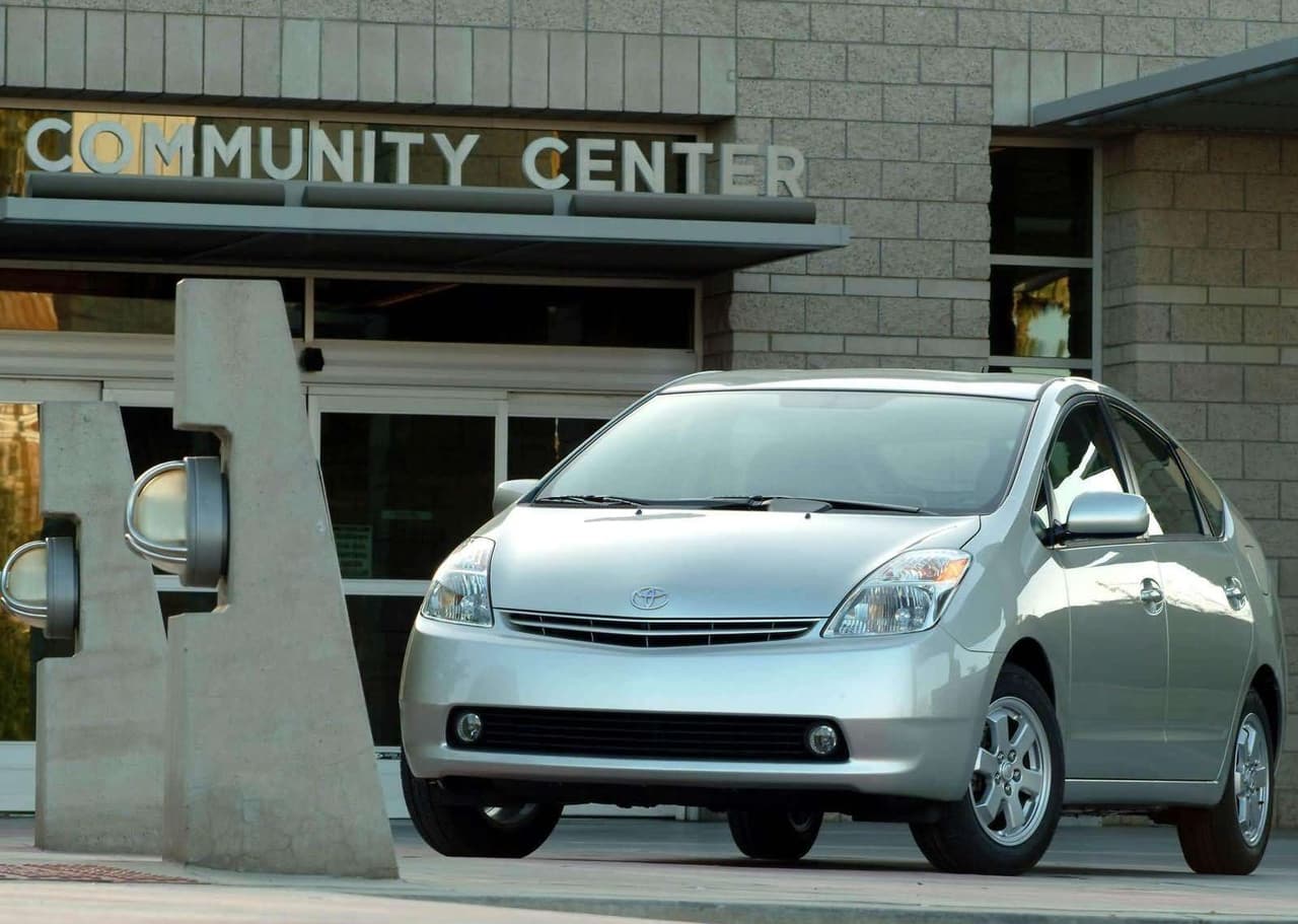 <h3 class="cms-H3-H3"><b>1. Toyota Prius</b></h3>
<br>
<br>
<b>Porcentaje de dueños que han conservado el vehículo por 15 años o más:</b> 13.7%
<br>
<br>
<b>Comparado al promedio:</b> 2.2x