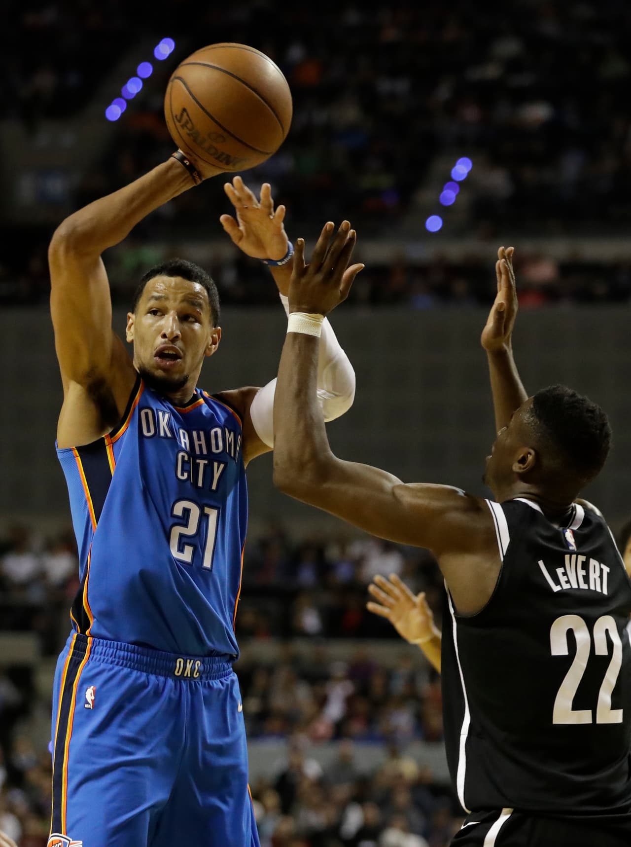 Te traemos las mejores imágenes del primer partido en México entre los Nets y el Thunder.