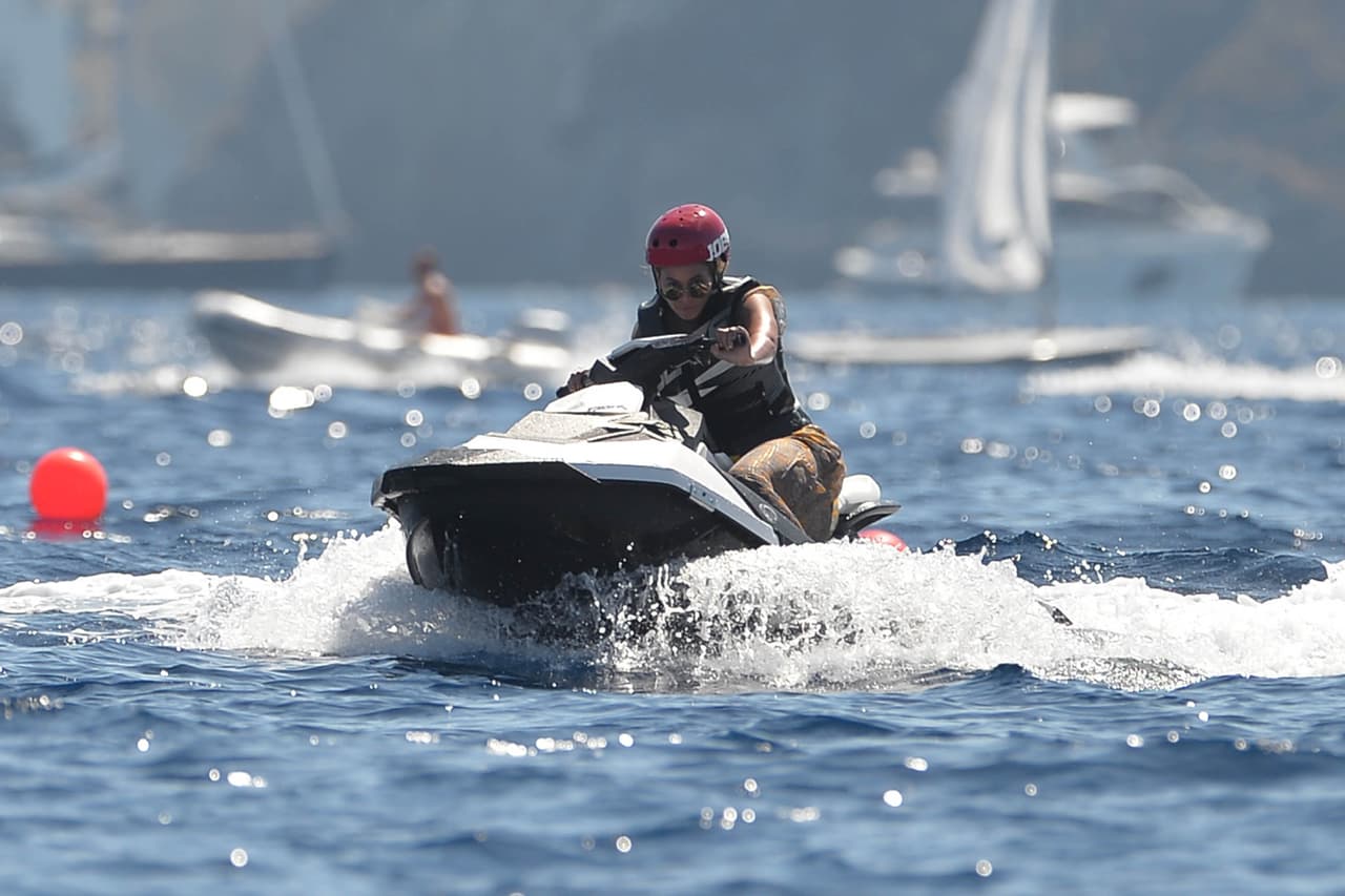 Pero Beyoncé no se dedicó únicamente a reposar en altamar.