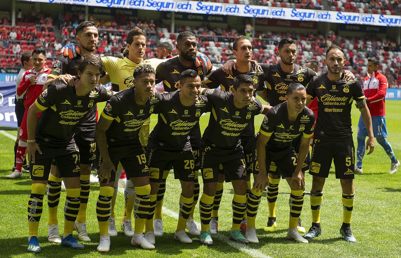 Los jugadores de Morelia posaron antes del inicio del partido.