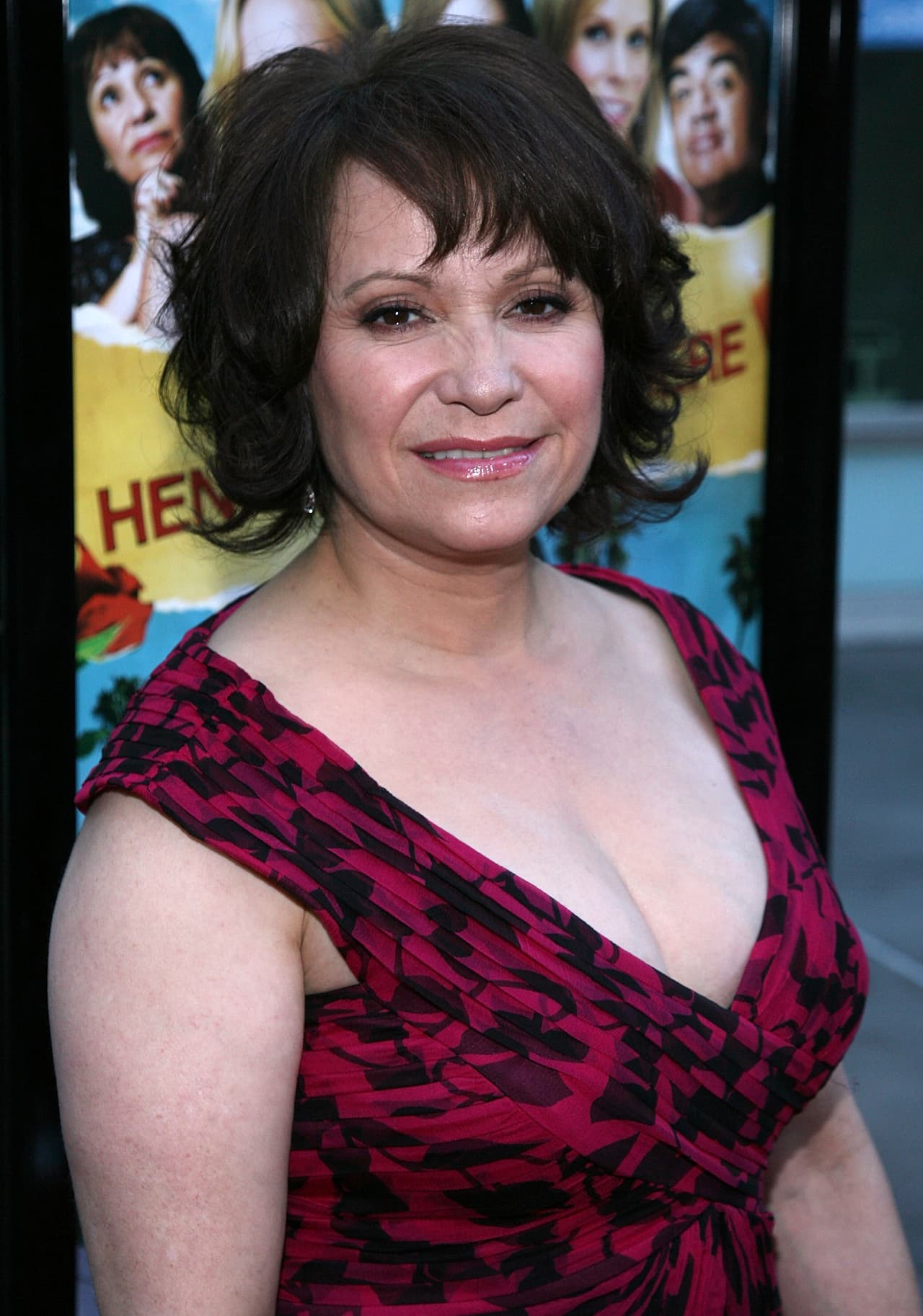 "Este héroe que tiene ya una edad, que tiene muchas dudas de sí mismo, que tiene una maraña de pensamientos y de emociones. 
<b><a href="https://www.univision.com/shows/despierta-america/exclusiva-adriana-barraza-habla-por-primera-vez-de-su-lucha-contra-el-cancer-video" target="_blank">Verlo dudar, verlo flaquear</a></b>: eso me parece tan importante porque nos conecta como seres humanos con los personajes", afirmó la actriz.