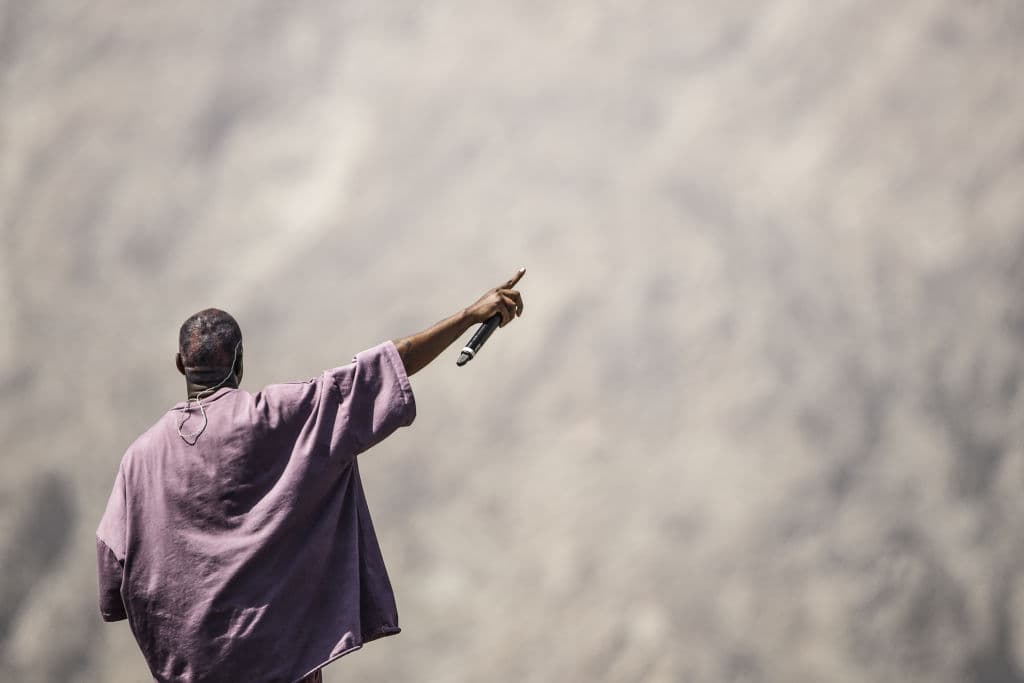 "Está tantos años luz por delante de la gente que es difícil tener una conversación normal con él", dijo Ben, según el Daily Star.