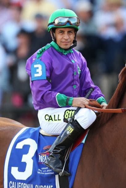 Víctor Espinoza es su jinete y él cuenta que Chrome sabe obedecer. "El caballo sí cambia de actitud cuando gana y cuando pierde", añade.