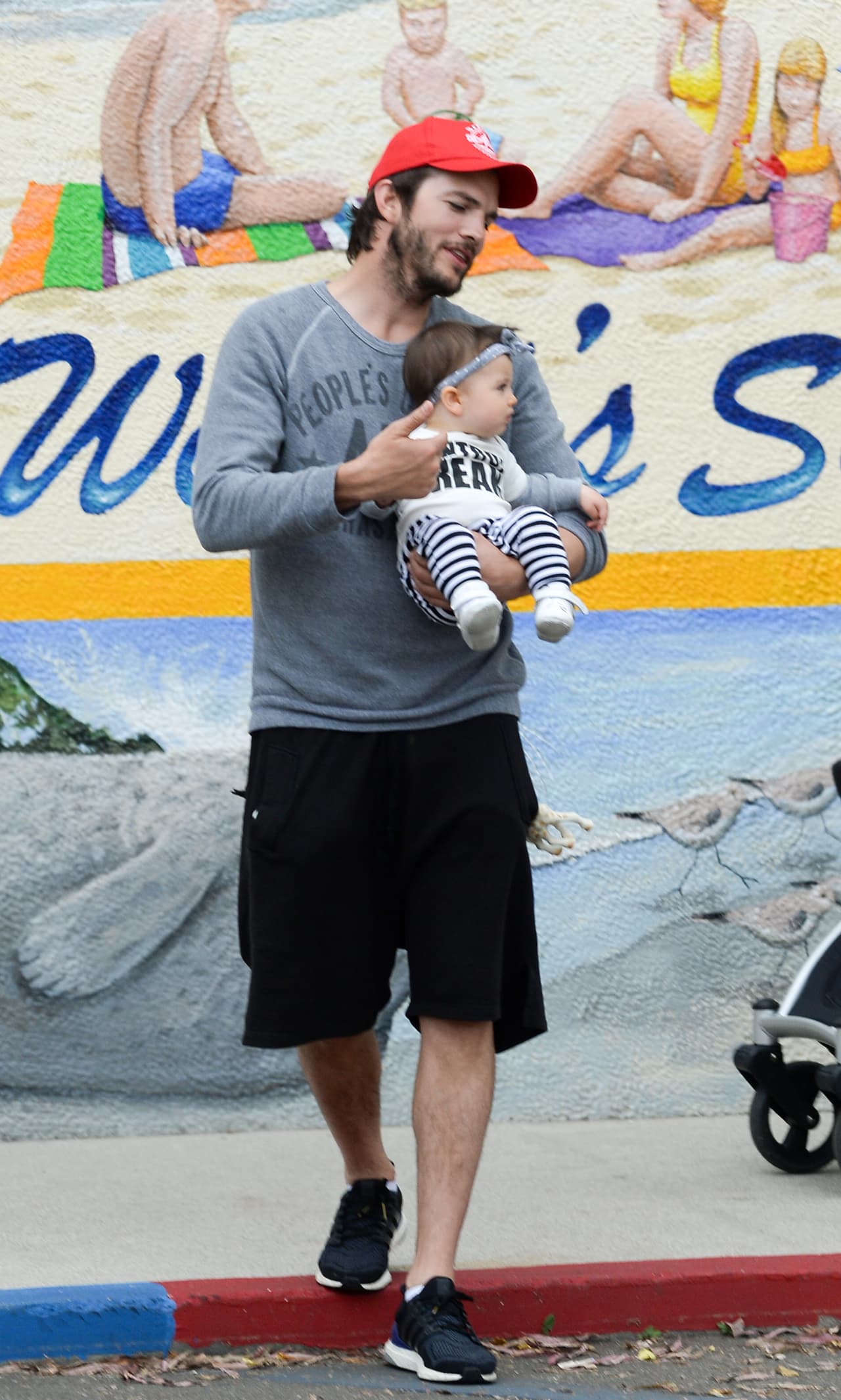 El actor salió a comer con sus suegros.