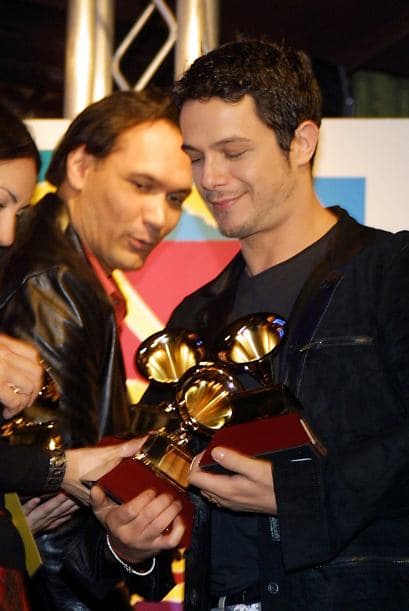 Un año antes, en 2001, se hizo también con esta presea gracias al éxito 'El Alma Al Aire'.