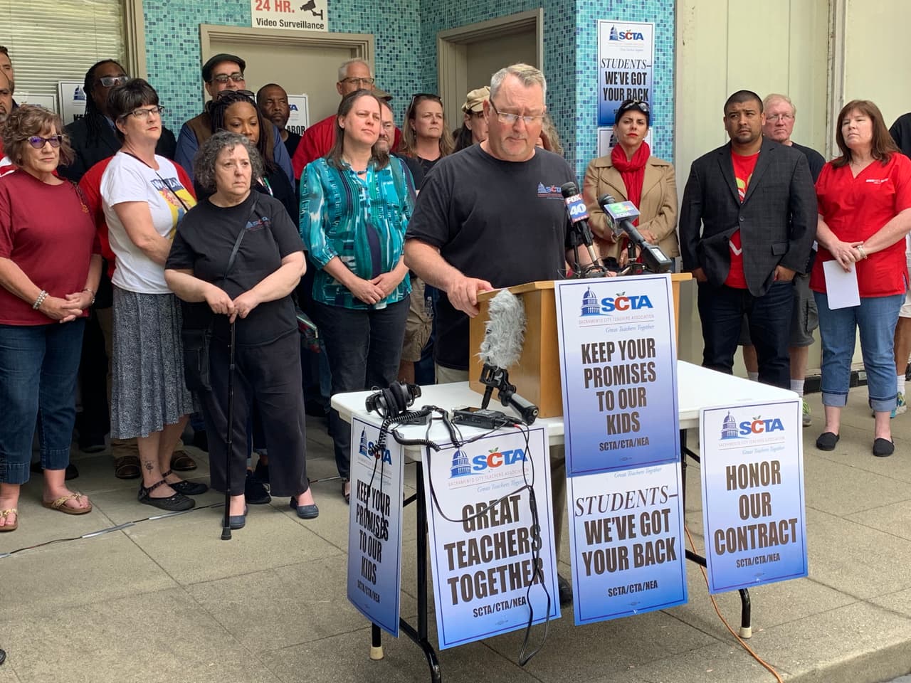 Maestros de Sacramento anuncian un segundo día de huelga