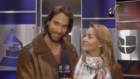¡Ya sabemos cómo Sebastian consiguió el sí de Angelique! Hoy son una de las parejas más sólidas, no sólo en la pantalla chica, sino en la vida real, pero este amor tiene una historia detrás y en 
<a href="http://www.univision.com/especiales/latin-grammy" target="_blank">Latin GRAMMY</a> fuimos testigos de sus primeras apariciones juntos como pareja.