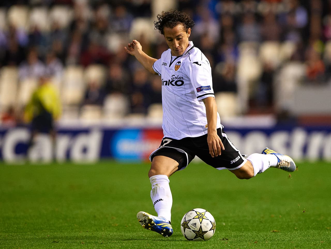 Andrés Guardado llegó a octavos de final con Valencia en 2012-2013 y 2013-2014, donde cayó con PSG y Bayer Leverkusen, respectivamente. Con PSV Eindhoven llegó hasta esa instancia también en 2015-2016.