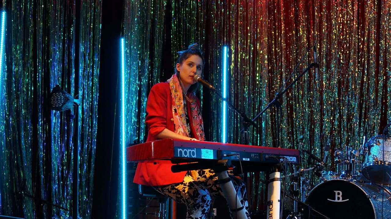 Francisca Valenzuela en su prueba de sonido en Girlschool LA.