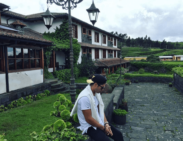 "Ecuador siempre ha significado mucho para mí. Lo que le pase a este país me afecta. Ayer viví en carne propia el temblor que afectó a tantas ciudades del país dejando víctimas fatales..."