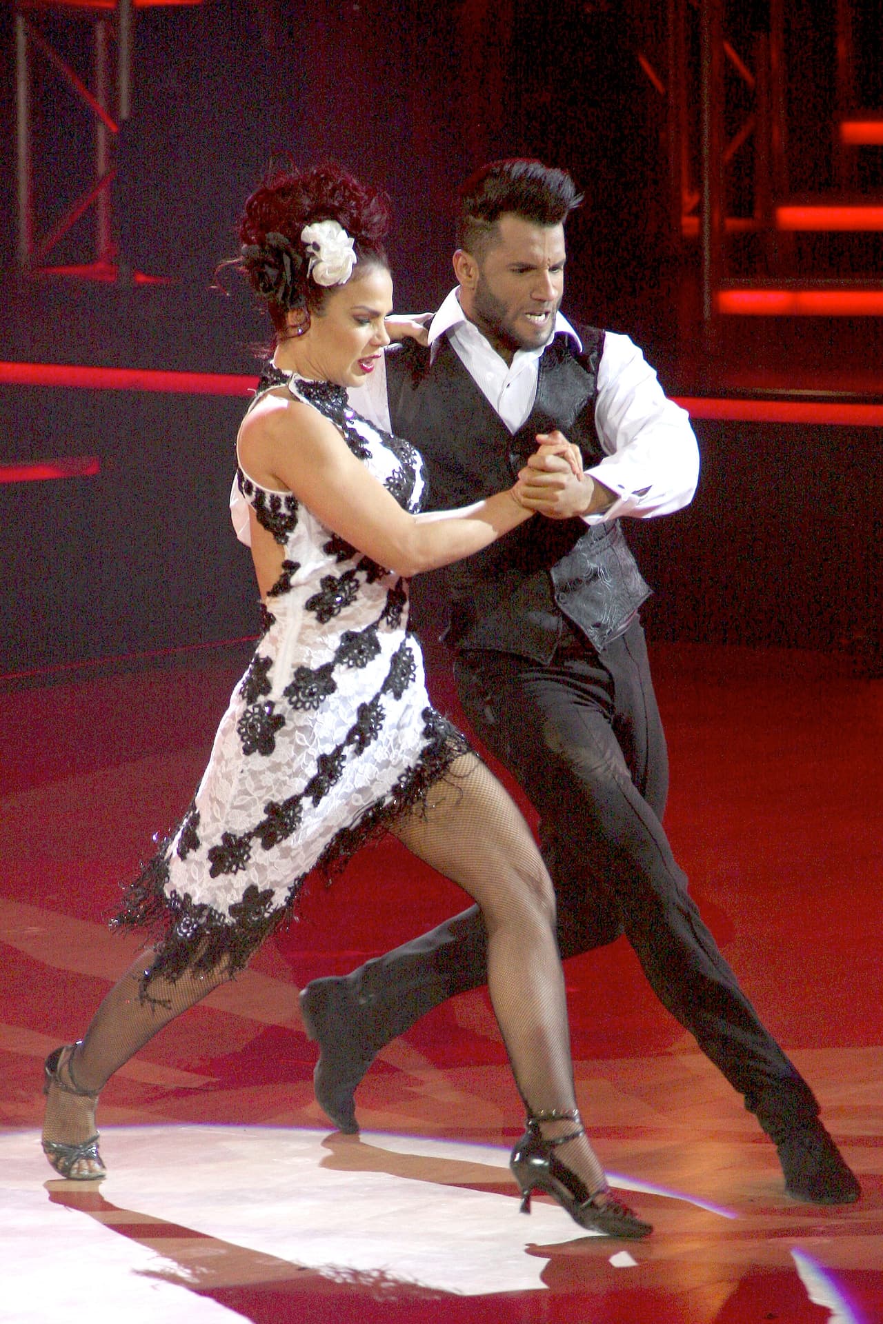 Los problemas no tardaron en comenzar y Niurka decidió renunciar porque, decía, padecía un problema en la rodilla.