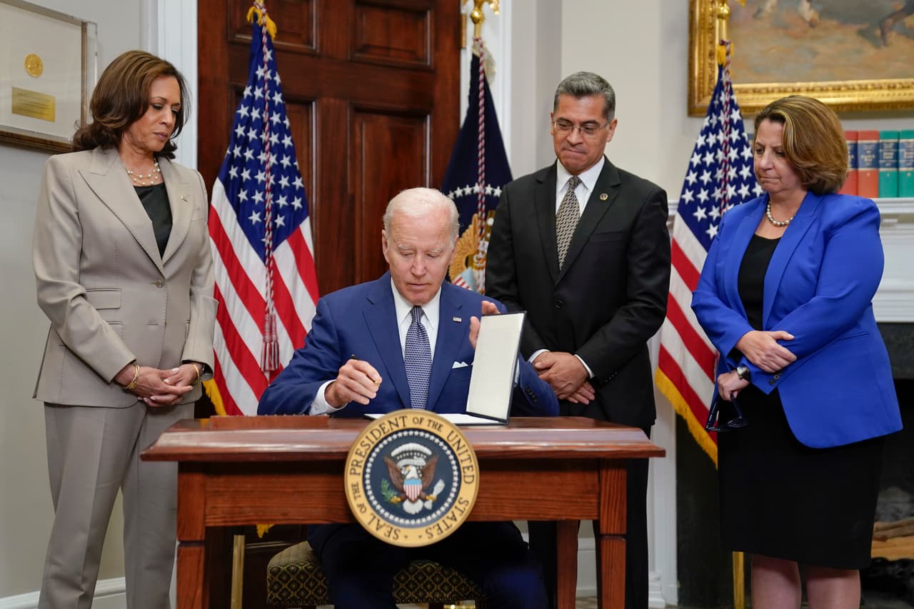 Biden firma una orden ejecutiva para proteger el acceso al aborto: estos son los puntos clave que contiene