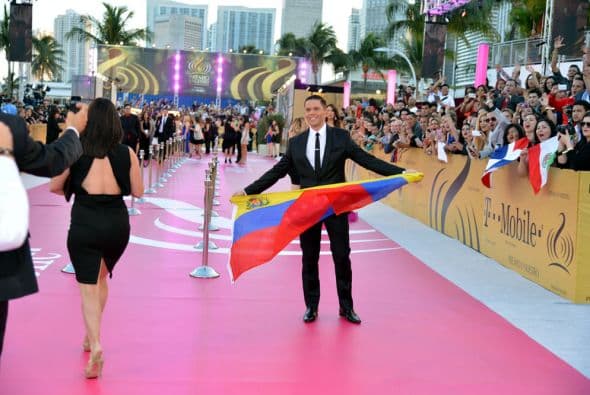 Quería que todos vieran bien la bandera.