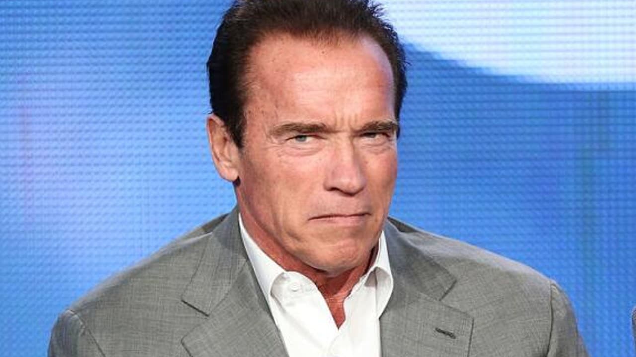 Arnold Schwarzenegger sufre aparatoso accidente automovilístico, una mujer fue llevada al hospital