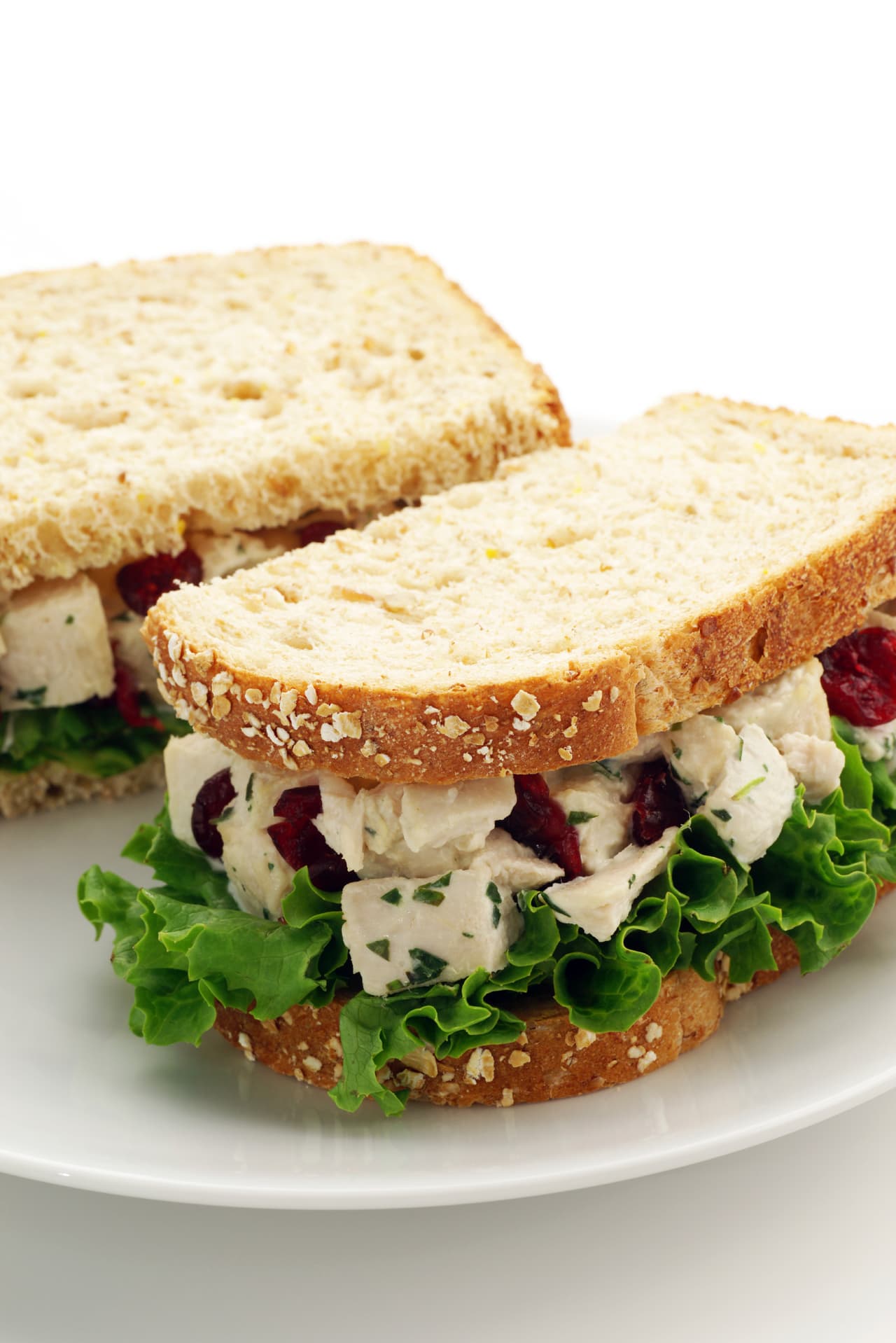 Queso roquefort y betabel. El sabor de este queso francés a veces no es agradable a todos los paladares, pero si tu eres uno de esos a los que si les agrada, prepara un sandwich con queso roquenfort, betabel y lechuga. Hazlo con un pan de cereales y contrasta los sabores en tu boca.