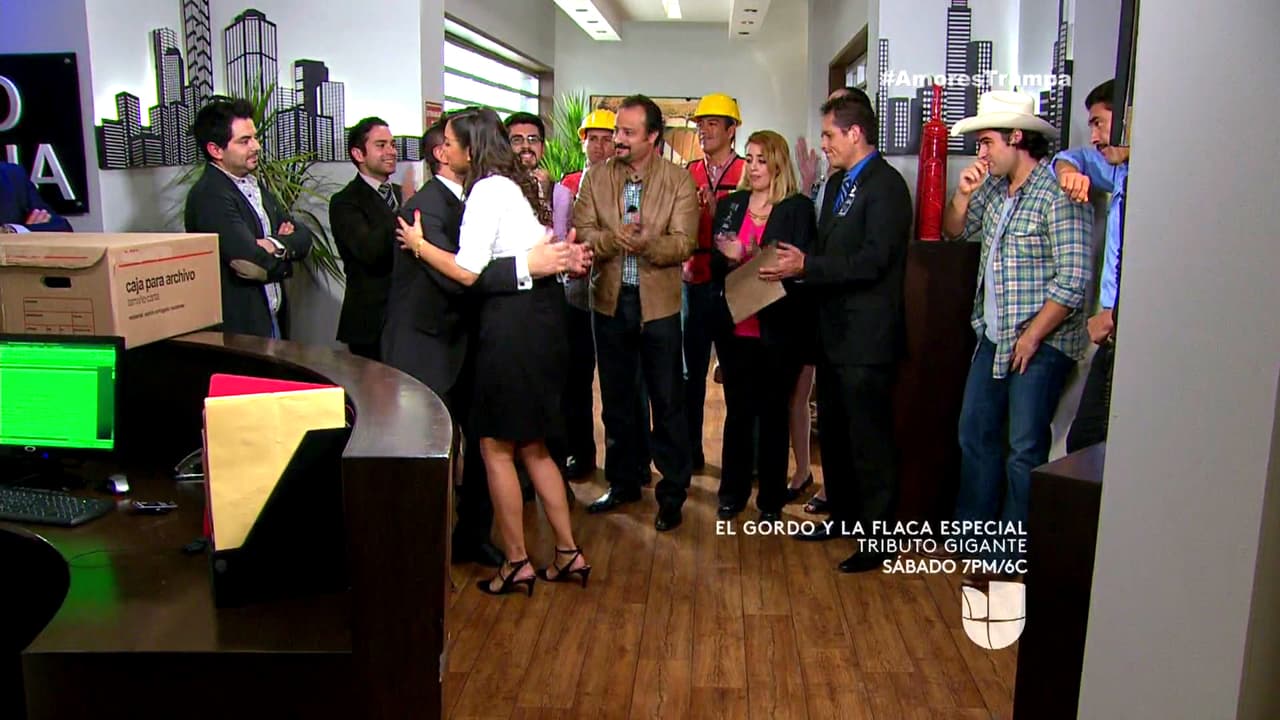 Al saber que se iría, los trabajadores de la empresa salieron a despedirse de él.