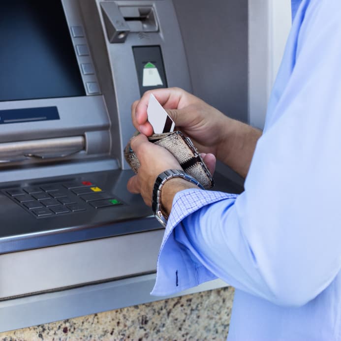 Lavar la ropa, sacar efectivo y otros consejos para prepararse para el huracán Irma