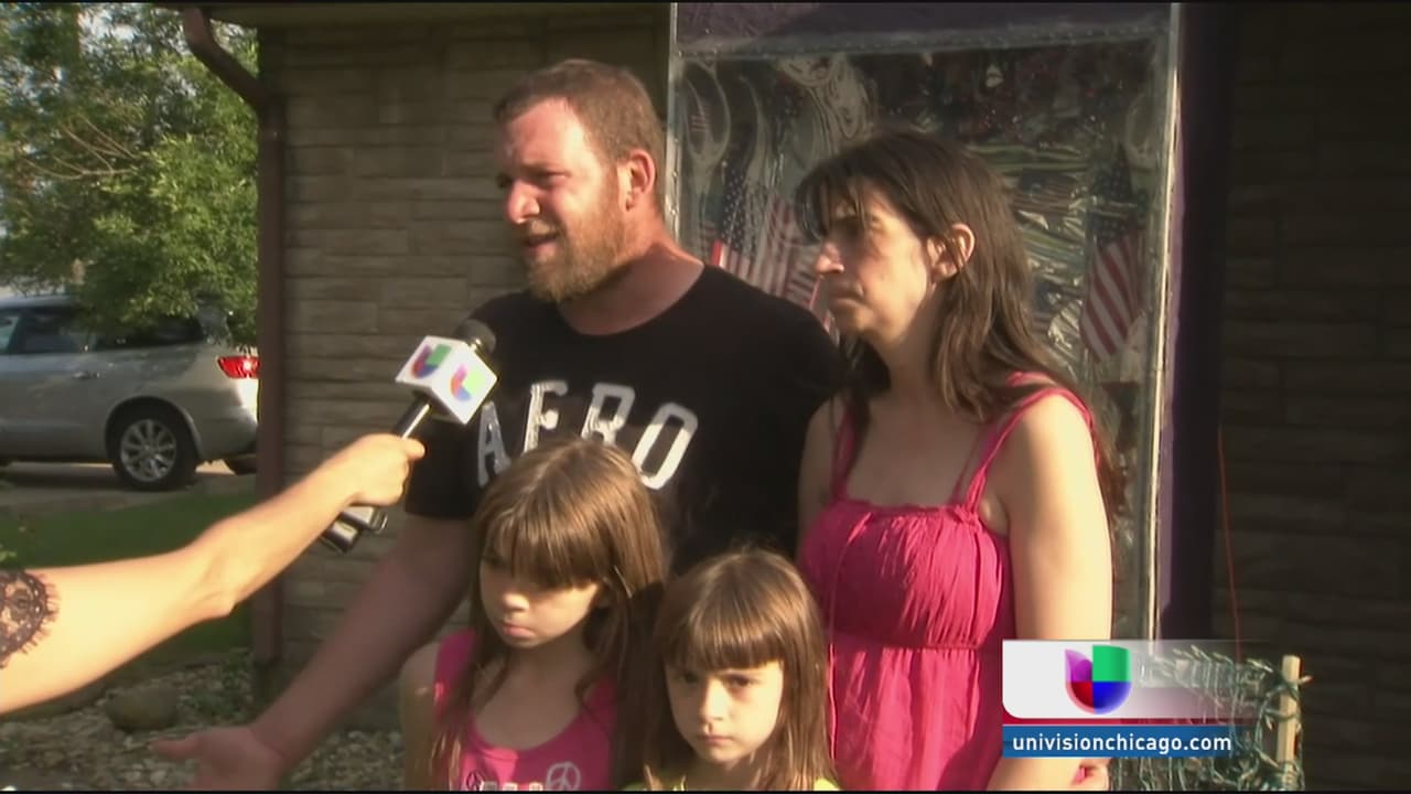 Decenas de familias perdieron todo luego que sus casas y las calles de la comunidad quedaran bajo agua.