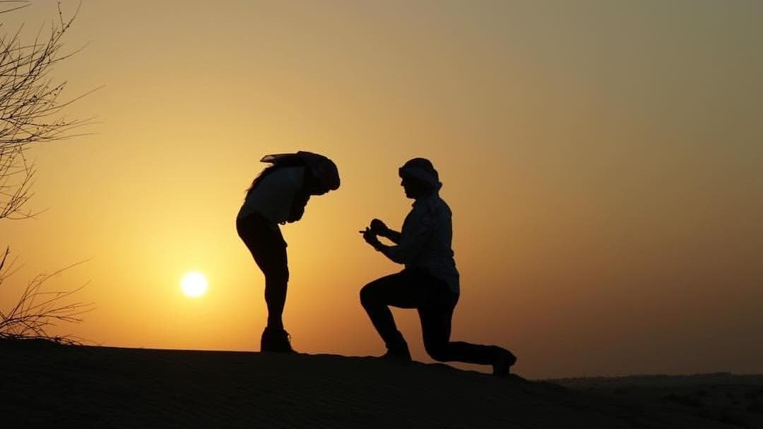 Los mensajes de sus fans preguntando la fecha de la boda no se hicieron esperar y aunque no respondió a ellos en esta ocasión, si dijo que estaba muy agradecida por que el amor haya llegado a su vida.
<br>