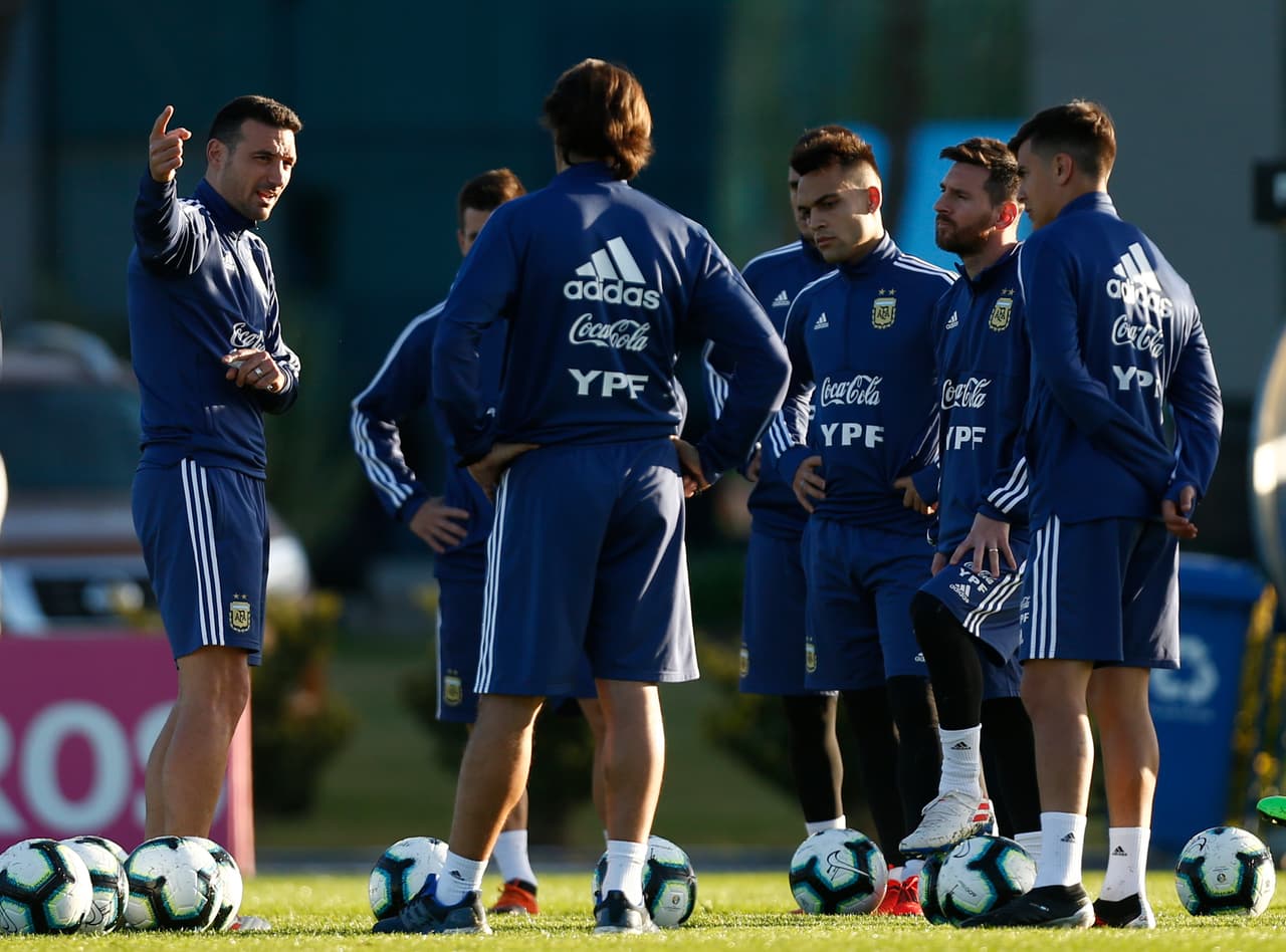 Lionel Sacaloni está convencido que Messi: "nació para jugar fútbol y para ganar"