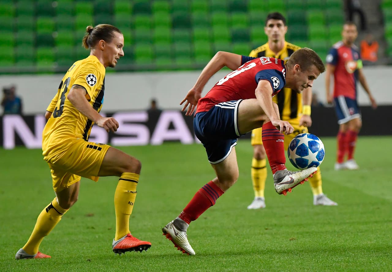 En fotos: AEK Atenas y Vidi FC dieron muestra de lo más rudo del fútbol en Champions