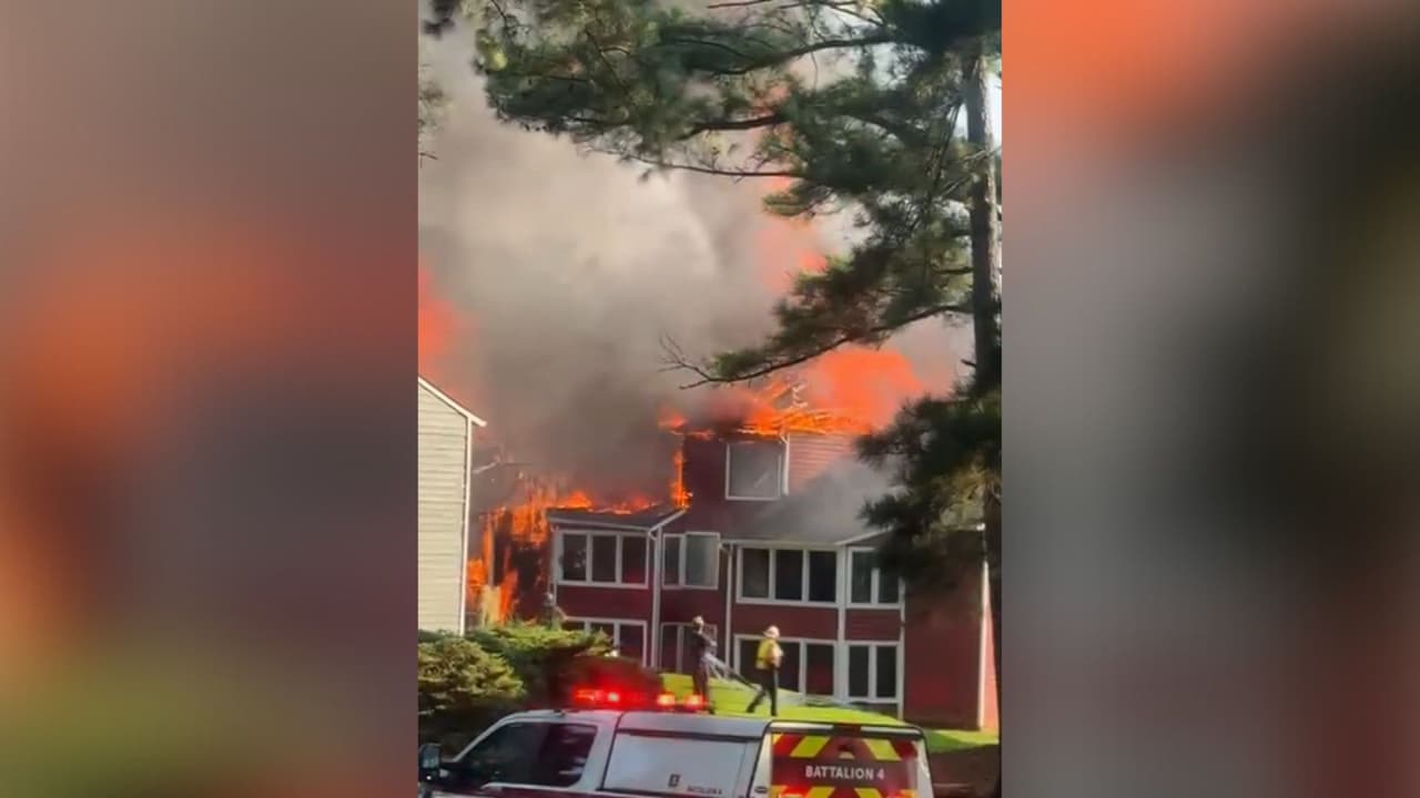 Incendio destruye al menos 12 apartamentos en complejo ubicado en Lawrenceville