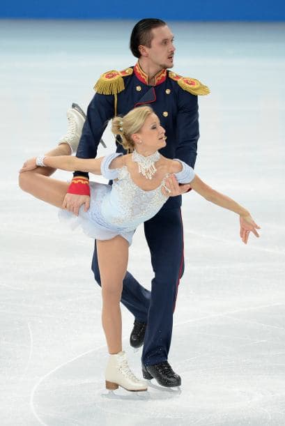 Los rusos Maxim Trankov y Tatiana Volosozhar, durante su performance de patín artistico durante los JJOO de invierno.