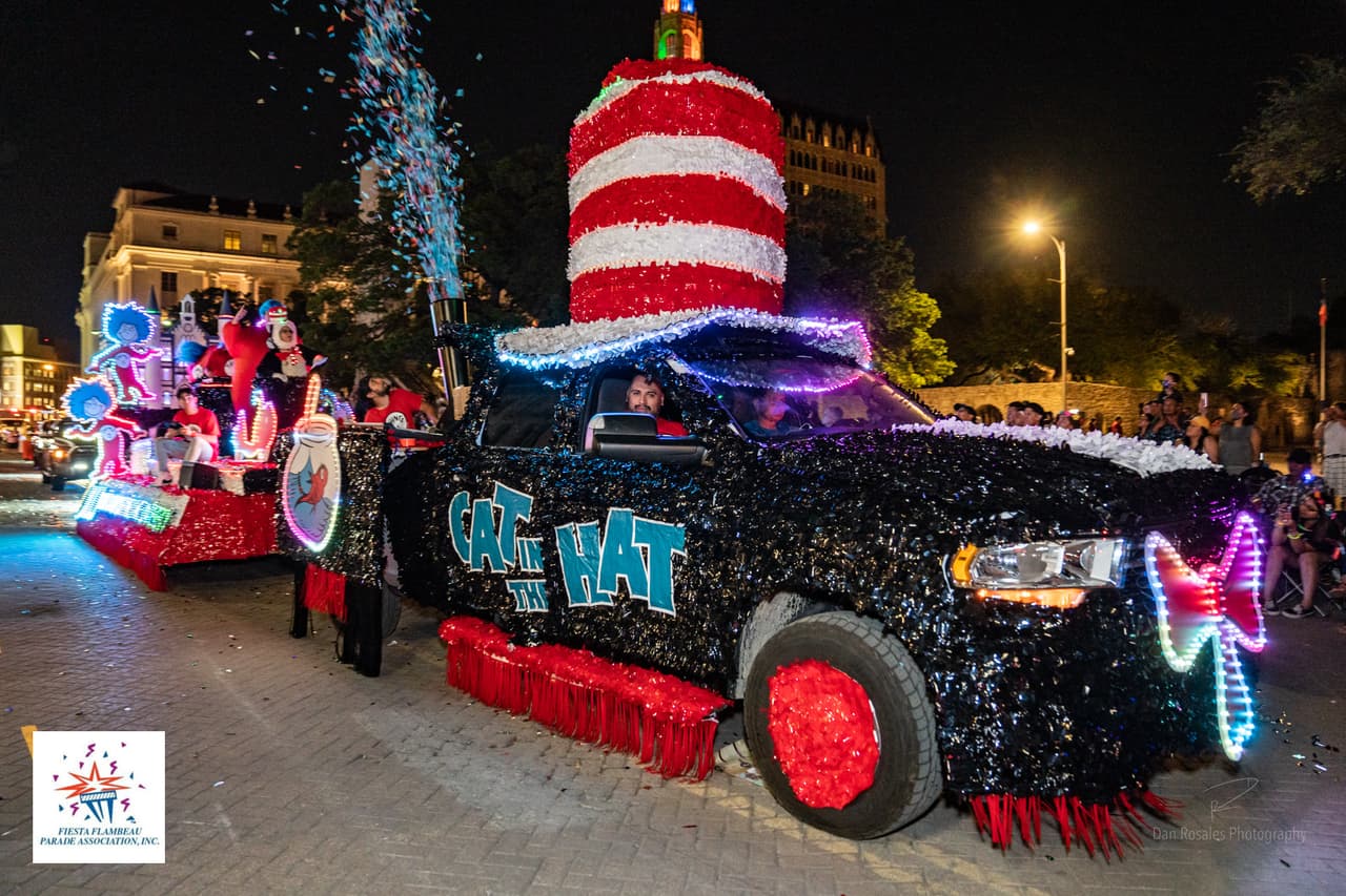<h2 class="cms-H2-H2">Fiesta Flambeau Parade</h2>
<br>
<ul>
<li class="li1">Cuándo: 3 de mayo</li>
</ul>
<ul>
<li class="li1">Hora: 19:45 a 23:00 horas</li>
</ul>
<ul>
<li class="li1">Dónde: Downtown San Antonio</li>
</ul>
<ul>
<li class="li1">Qué es: Desfile.</li>
</ul>