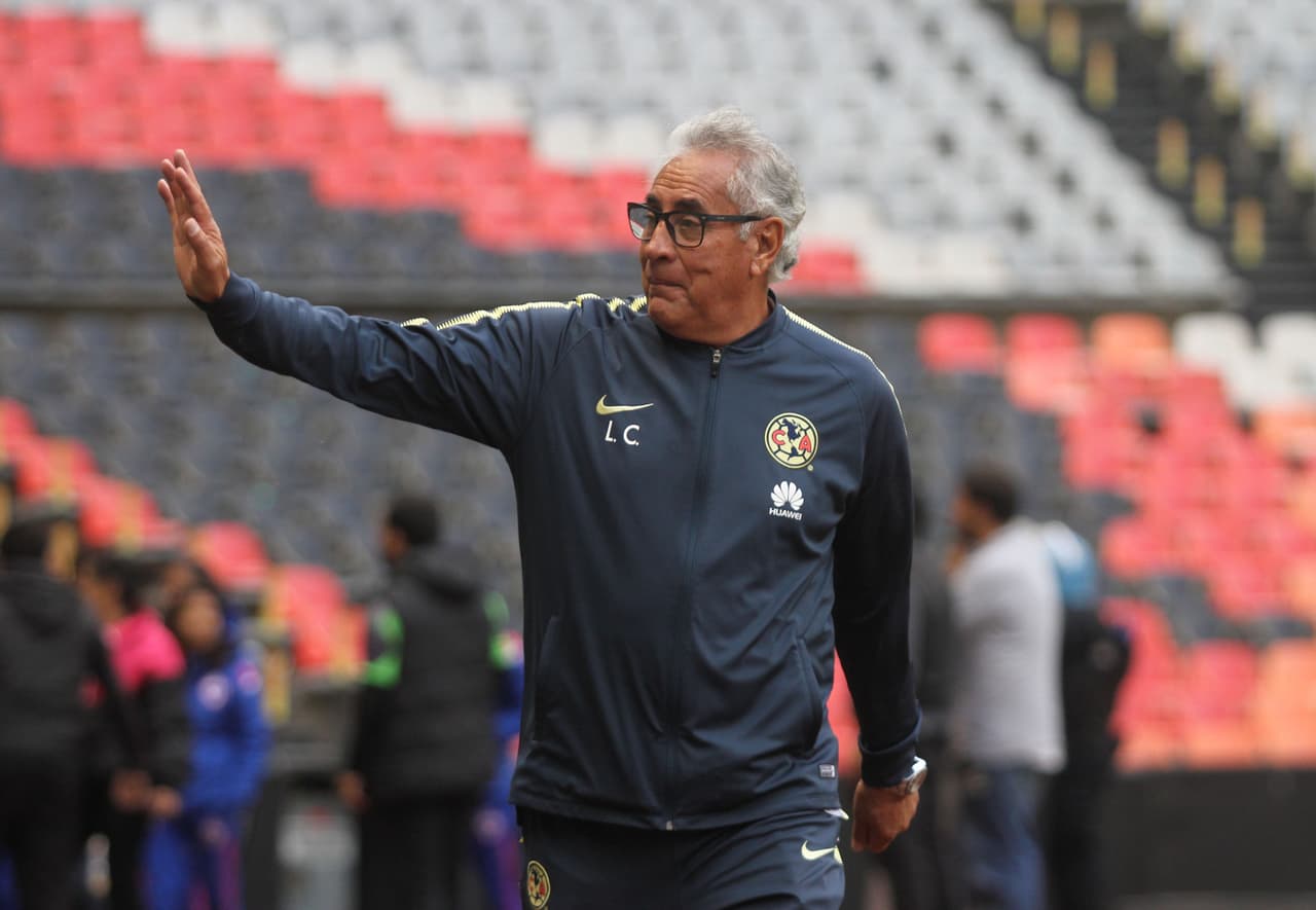 Leonardo Cuellar y su gran experiencia en el fútbol femenil es el encargado de guiar las riendas de las Águilas del América.