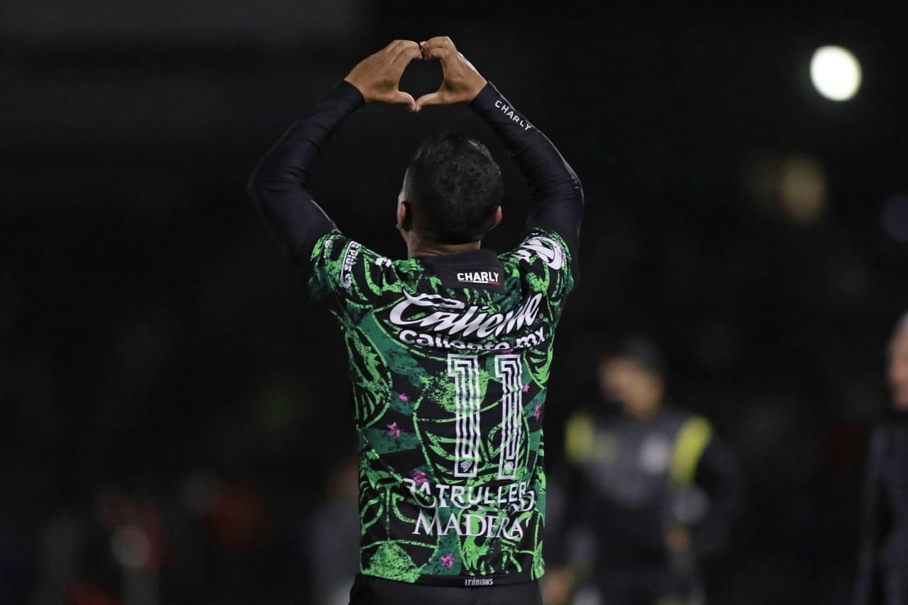 Recién iniciada la segunda parte, Elías Hernández inauguró el marcador con un golazo al ganar el mano a mano a Alvarado.